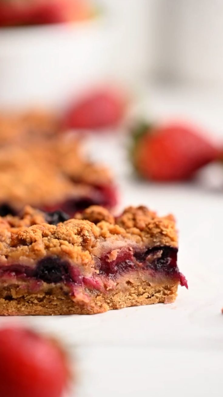 Berry Crumble Bars