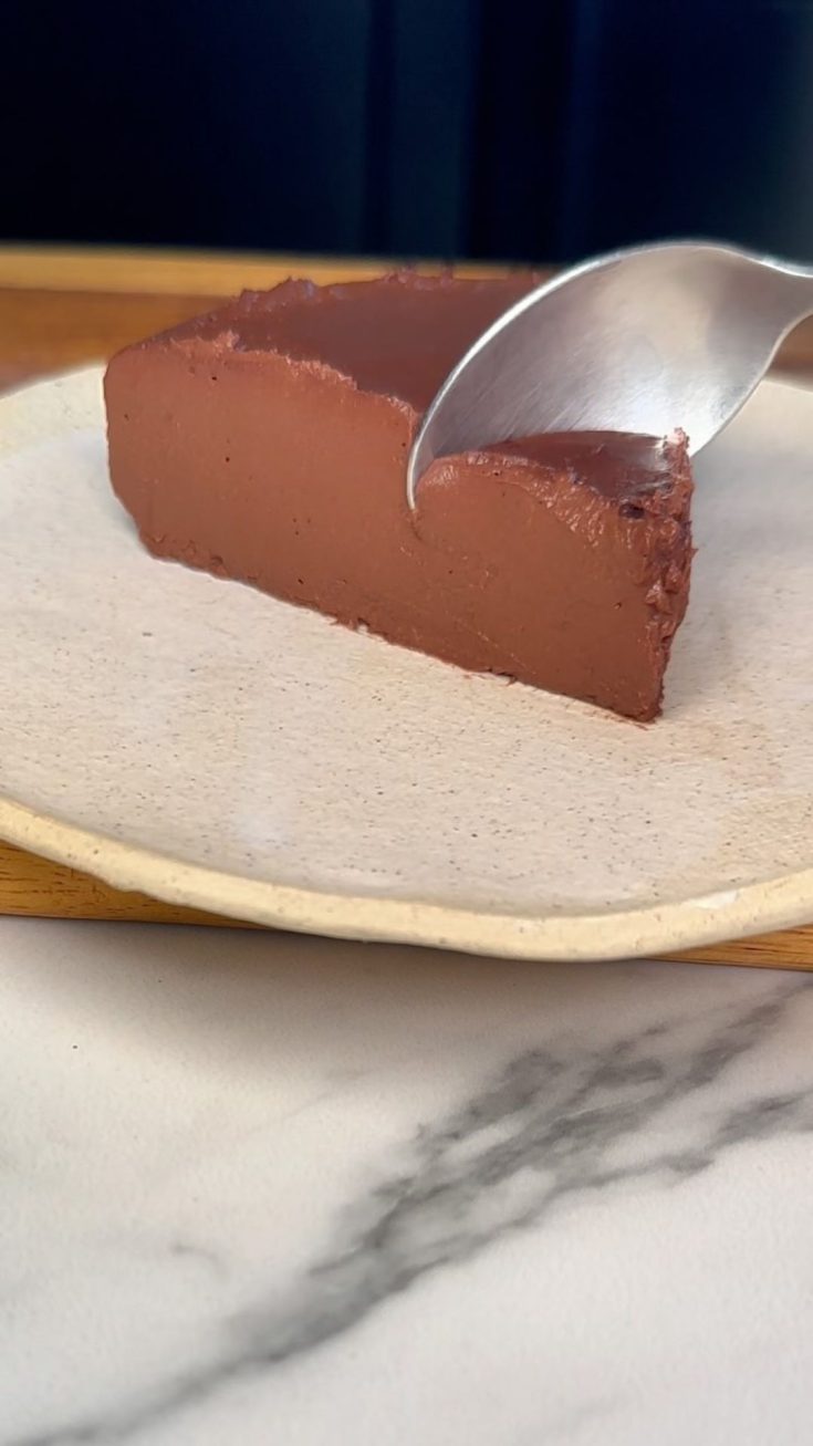 Easy 2 Ingredients Chocolate Tart