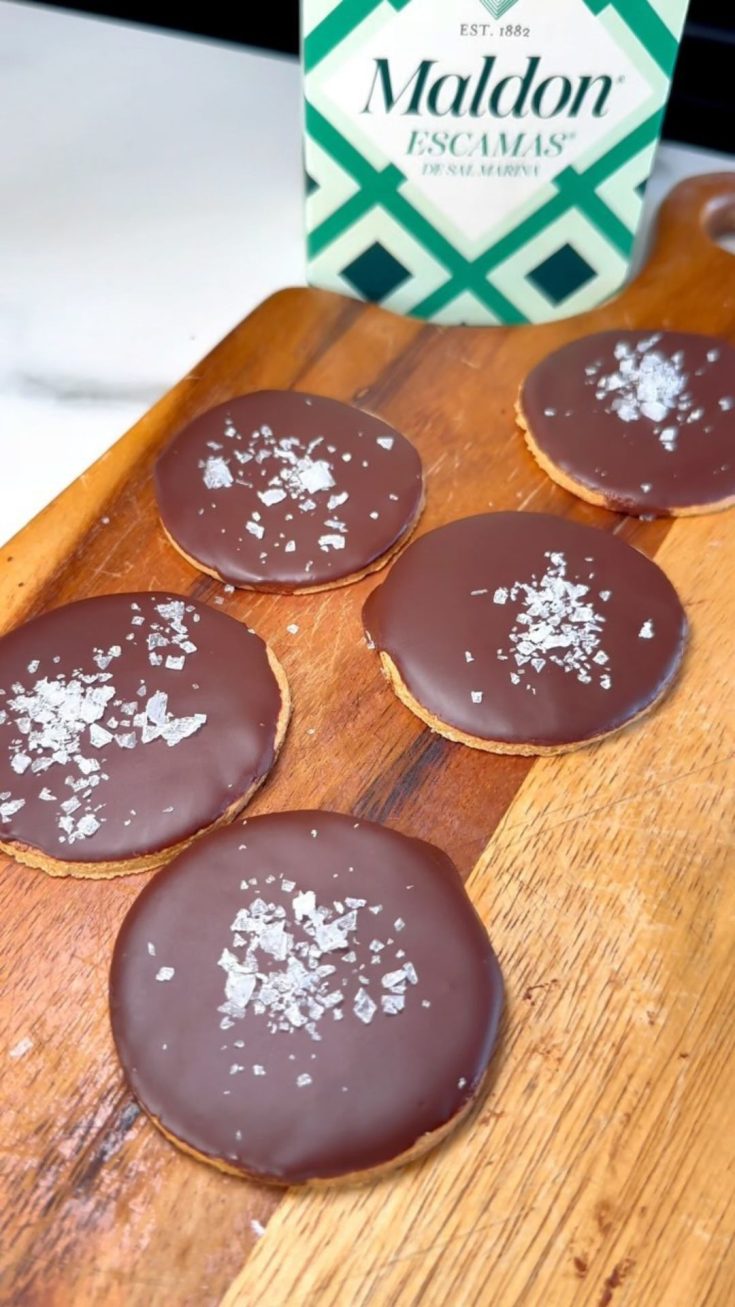 Gingerbread and Chocolate Cookies