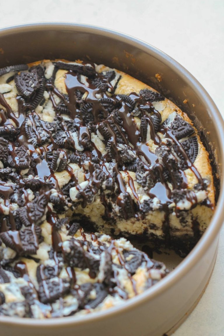 Rich and Chocolatey Cheesecake Factory Oreo Cheesecake Recipe - Maria's ...