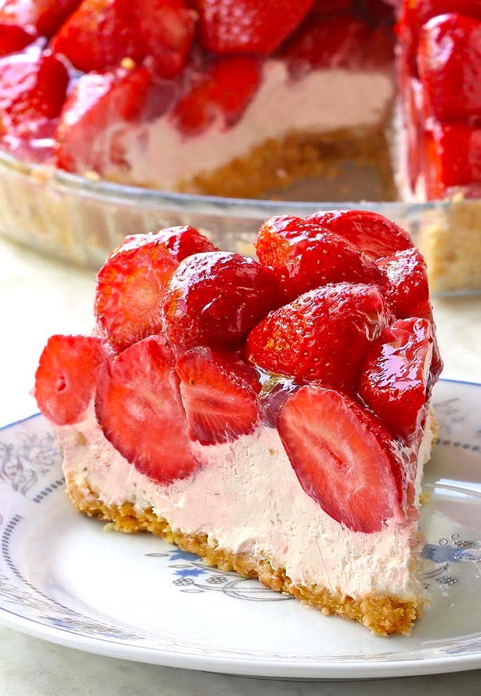 Easy No Bake Strawberry Cream Cheese Pie Recipe - Maria's Kitchen