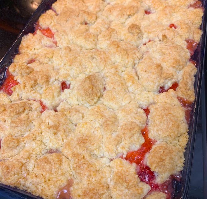 Delicious and Easy Strawberry Cobbler - Maria's Kitchen