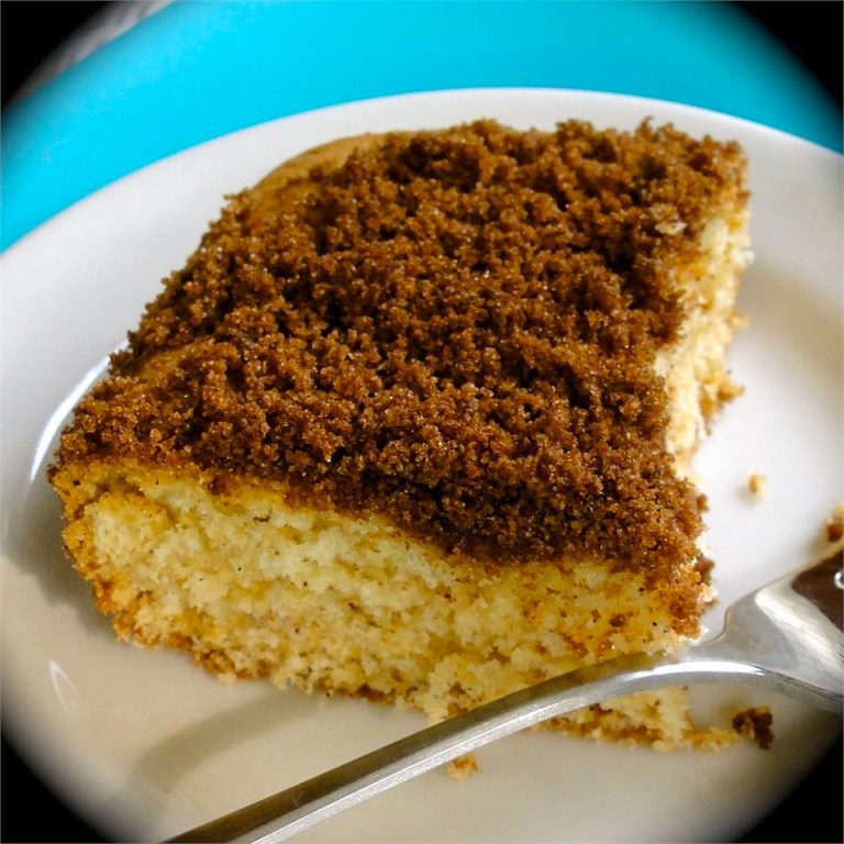 Moist and Delicious Sour Cream Coffee Cake - Maria's Kitchen