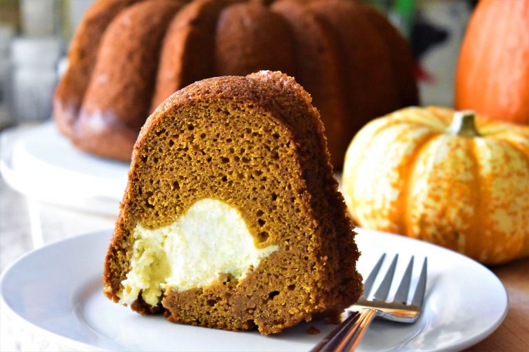 Delicious Pumpkin Cream Cheese Bundt Cake - Maria's Kitchen