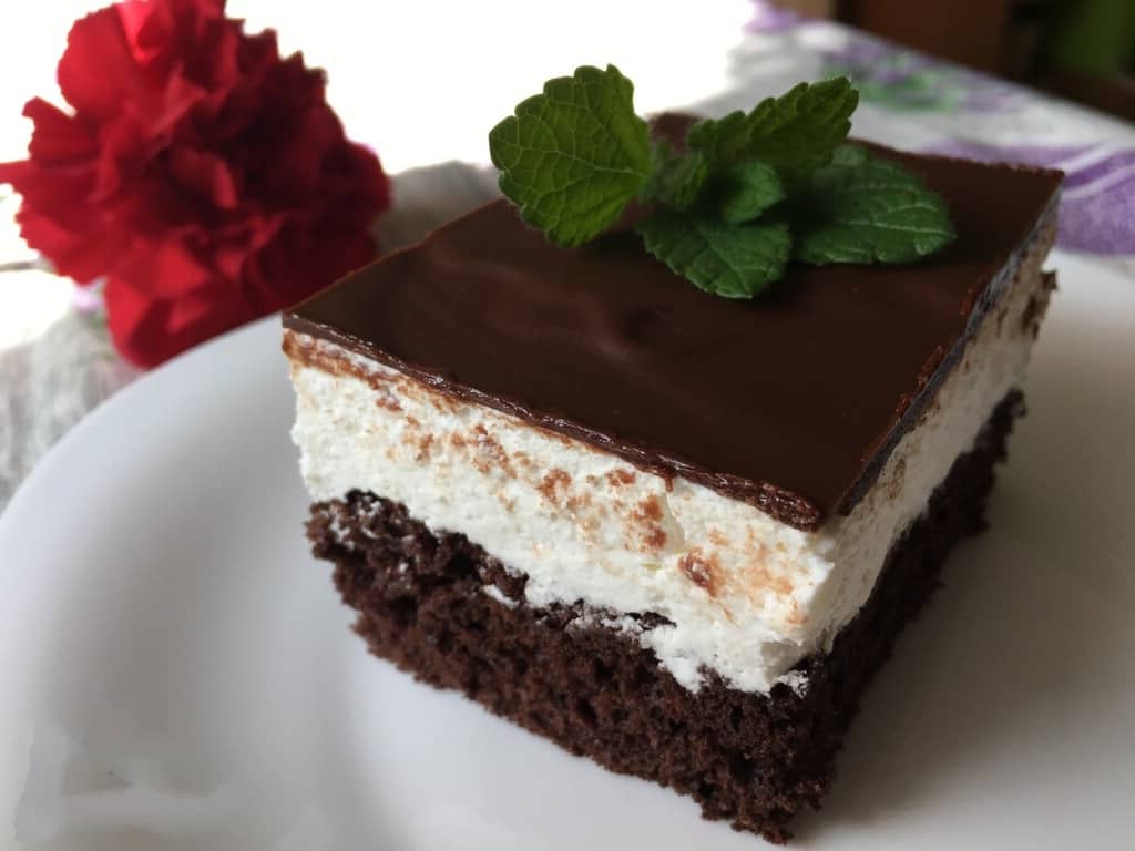 Creamy & Delicious Chocolate Cream Cake