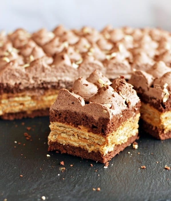 Chocolate Fudge Cake with Cracker