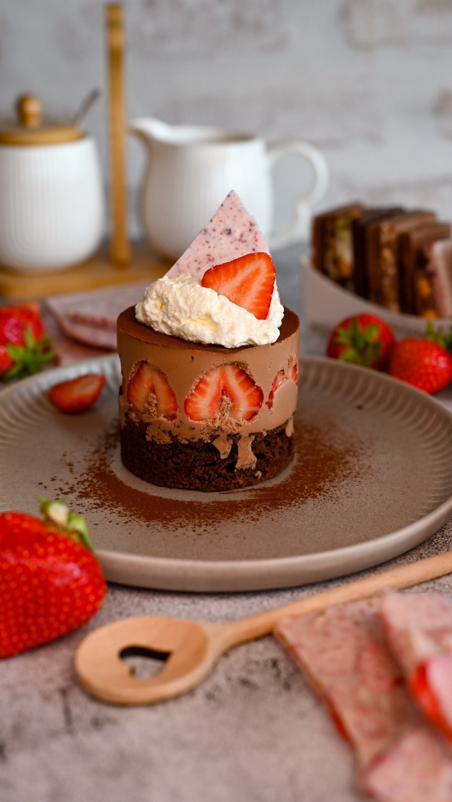 Chocolate Cream Strawberry Cake