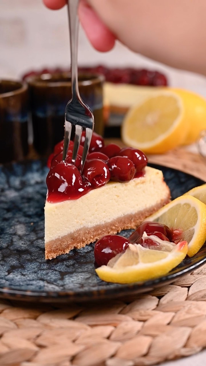 Lemon Cheesecake with Cherry