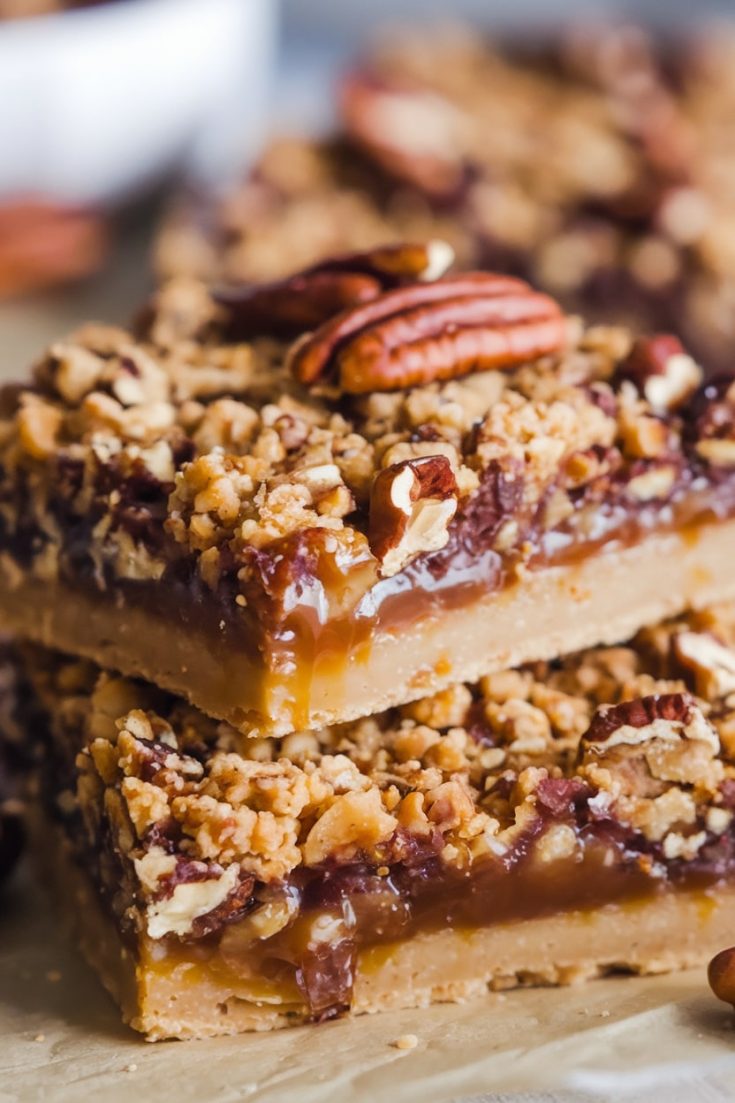 Delicious Gooey Pecan Pie Bars with Toffee